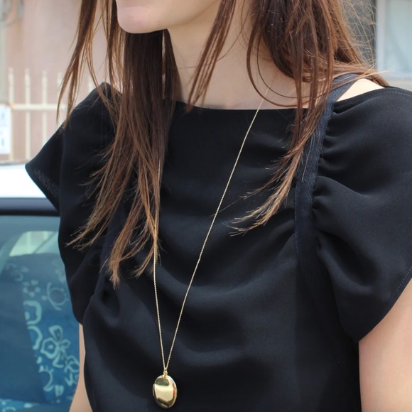 TROIS PETITS POINTS LARGE ENAMEL LOCKET - Picture 4 of 5